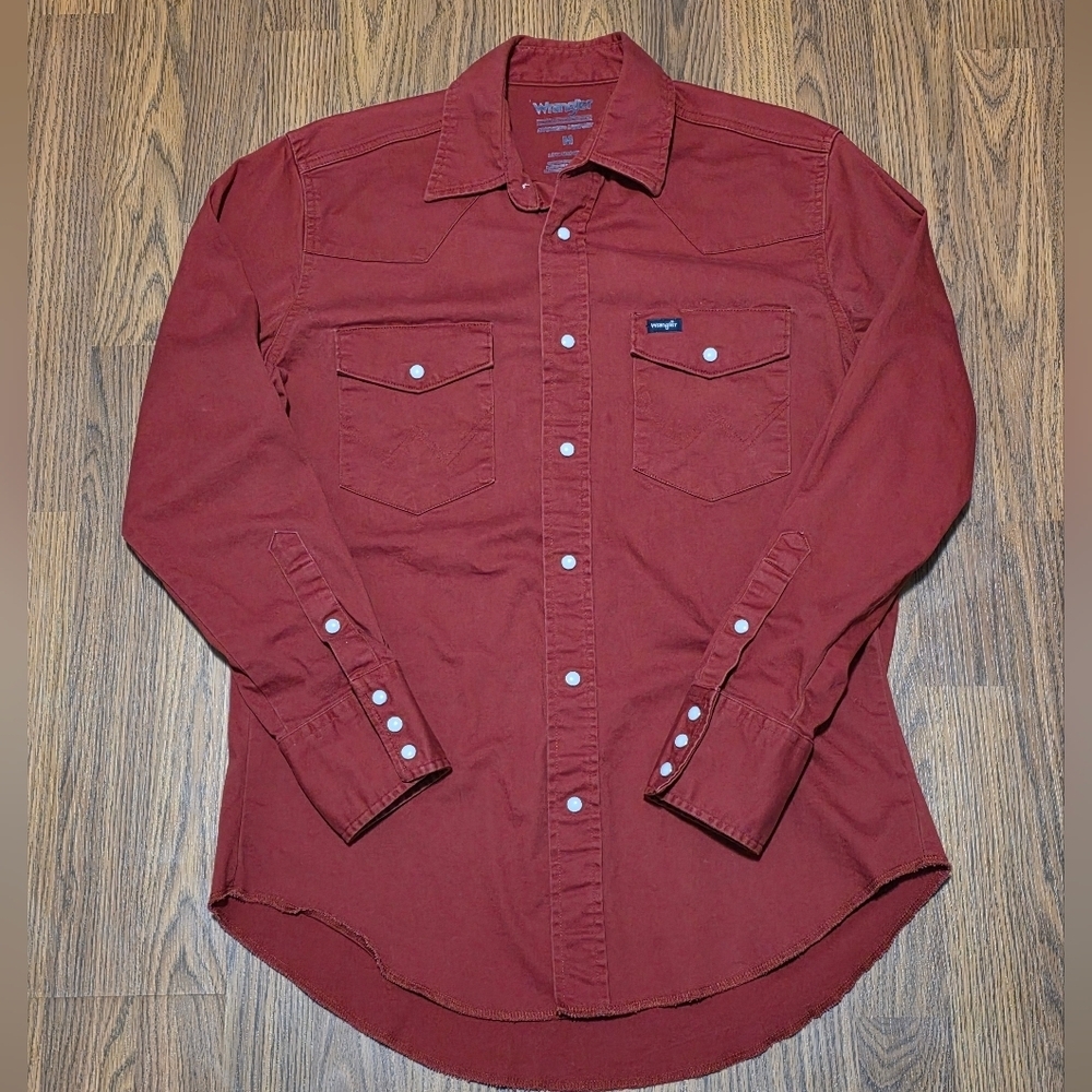 Wrangler Men's Rust Red Western Button-Down Shirt
